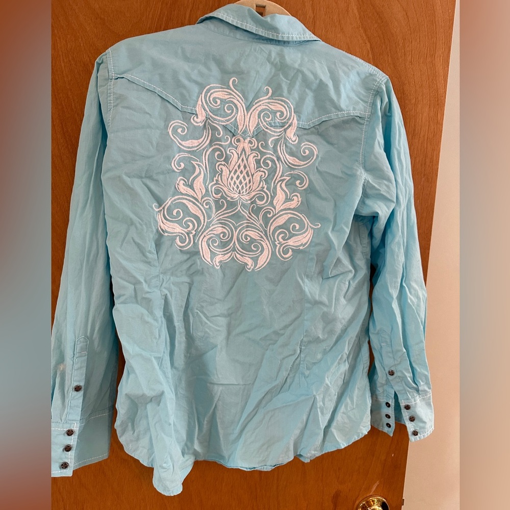 Ariat light turquoise snap front western shirt. Size L. New without tags.
